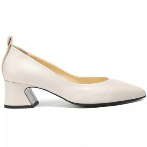 С чем носить гольфы 2019. Показываем на моделях из сети бутиков No One, как модно шнуровать кроссовки, с чем носить гольфы и не только