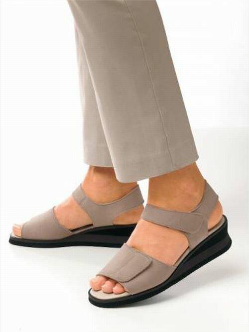 Обувь для пожилых дам. Удобная и модная летняя обувь для женщин в возрасте