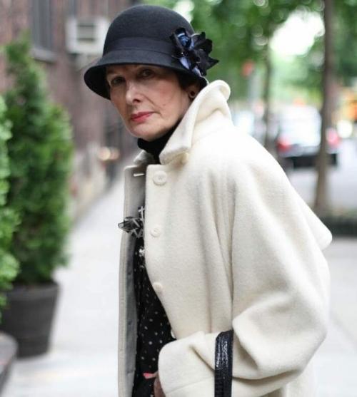 Головные уборы для пожилых женщин. Головные уборы для женщин за 60: модели, вариации