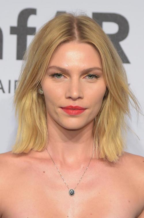 Стрижки для тонких волос средней длины. Короткие стрижки для тонких волос