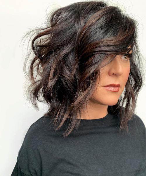 Стрижки для кудрявых волос молодящие. Молодящие стрижки на кудрявые волосы: интересные идеи причёсок для дам бальзаковского возраста, фото