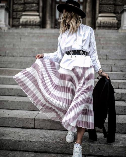 Кроссовки для женщин 40 лет. С чем носить кроссовки женщинам за 40, чтобы выглядеть круто