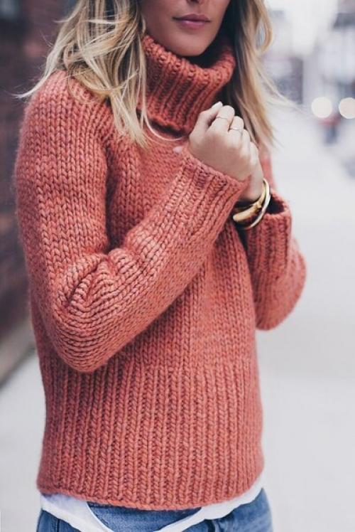 С чем носить коралловую куртку. Как стильно сочетать коралловый цвет в одежде этой зимой?