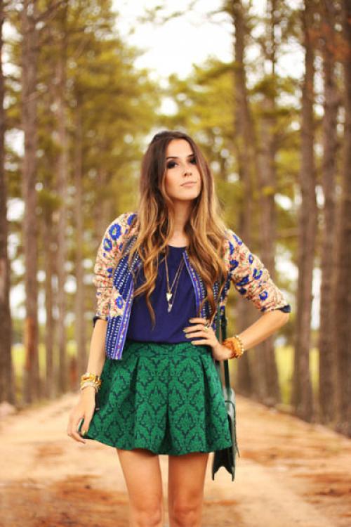 Салатовая юбка с чем носить. Зеленая юбка – модный тренд (более 30 фото стильных образов)