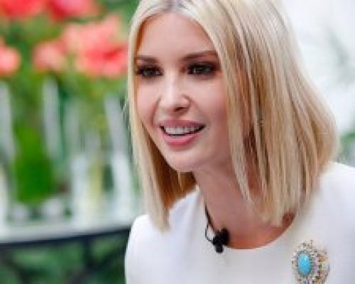 Что одеть на первое свидание женщине в 40 лет. Классическое простое платье + туфли для женщины старше 40 лет