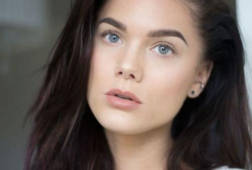 Стильный макияж для брюнеток. Универсальный макияж для брюнетки на каждый день