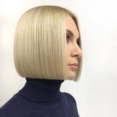 Каре с челкой. Модное классическое каре