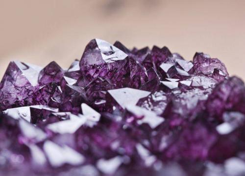 Синий цвет в одежде, что значит. Чёрный – и классика, и предельная закрытость! 17