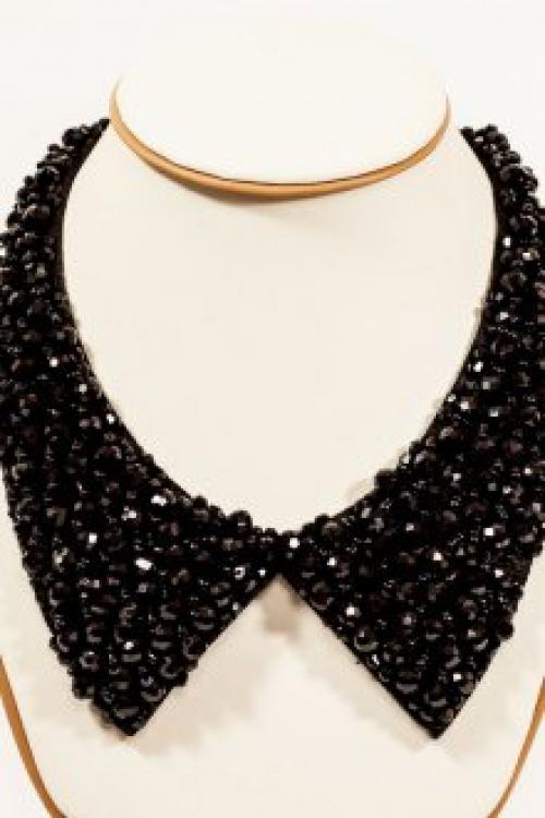 Отдельный воротник к платью. Женские накладные воротнички: красивые фасоны для платьев и пальто