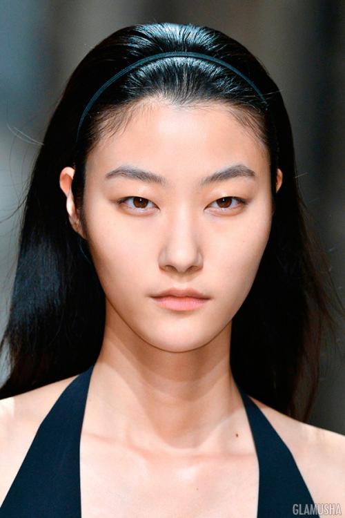 Как уложить длинную челку, чтобы не лезла в глаза. Как уложить отрастающую чёлку