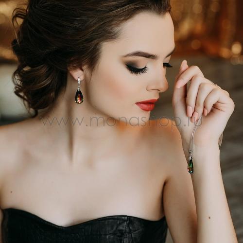 Серьги под бордовое платье. Какие украшения выбирать к бордовому платью и другим нарядам