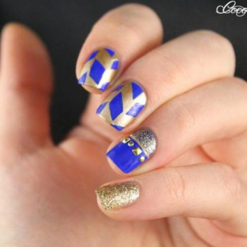 Маникюр синий с серебром. Маникюр с синим лаком: фото-идеи дизайна в синих тонах 2019-2020