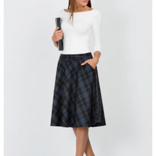 С чем носить длинную юбку в крупную клетку. Фасоны юбок в крупную и мелкую клетку