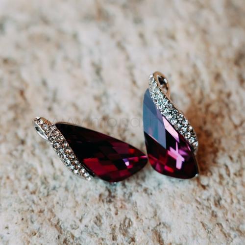 Серьги под бордовое платье. Какие украшения выбирать к бордовому платью и другим нарядам