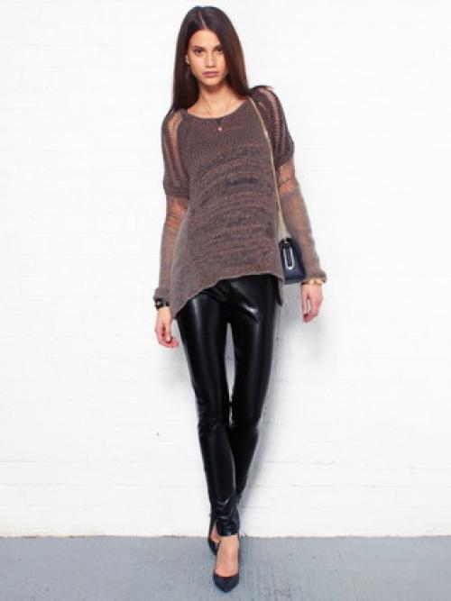 Кожаные брюки с чем носить осенью. Кожаные брюки - тренд будущей осени! С чем их носить? 24 Кожаные брюки с чем носить осенью. Кожаные брюки - тренд будущей осени! С чем их носить? 24