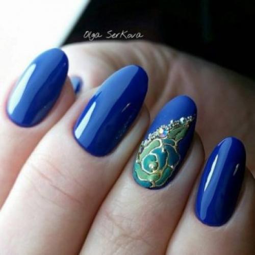 Маникюр синий с серебром. Маникюр с синим лаком: фото-идеи дизайна в синих тонах 2019-2020