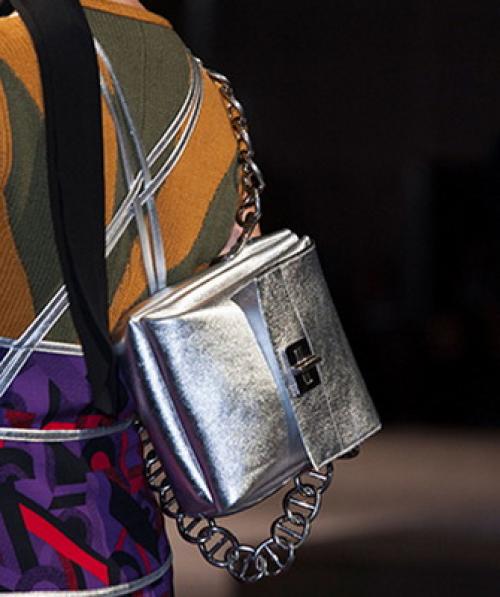 С чем носить золотую сумку. С какими деталями сочетать сумку? 10 С чем носить золотую сумку. С какими деталями сочетать сумку? 10