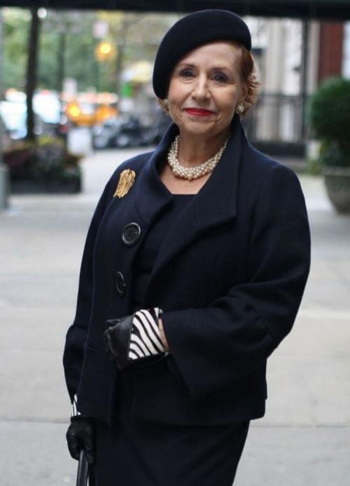 Вязаные шапки для женщин среднего возраста. Какие шапки не стоит носить женщинам после 50 лет