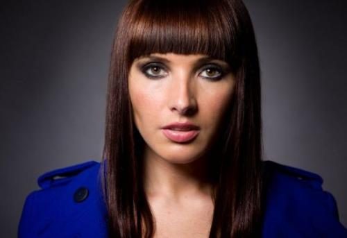 Как уложить челку утюжком. Какой может быть челка?