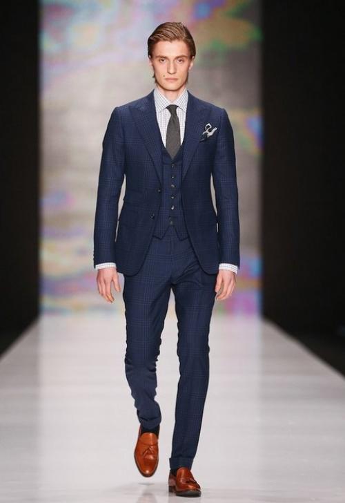 Смокинг для девушек на выпускной. Модные тенденции