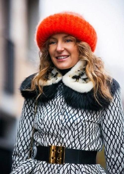 Узор на шапку из бусин. Как украсить вязаную шапку своими руками – несколько идей оригинального декора простой трикотажной шапочки 15 Узор на шапку из бусин. Как украсить вязаную шапку своими руками – несколько идей оригинального декора простой трикотажной шапочки 15