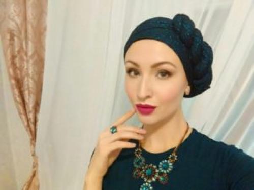 Как завязать шарф на голове вместо шапки. Как из палантина сделать головной убор