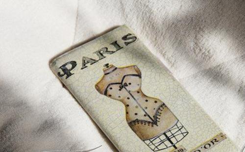 Декор старой сумки своими руками. Простой метод, как обновить сумку 13