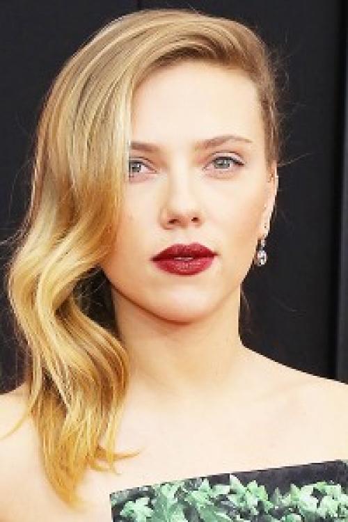 Винная помада. Модный макияж: вино на губах