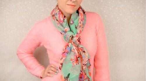 Как красиво завязать шарф на голове осенью и зимой женщинам. шарф-палантин на голове. 03