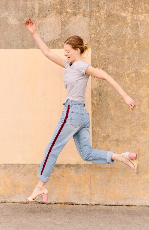 Как украсить джинсы лампасами. Как сделать модные джинсы с лампасами, не используя швейную машинку