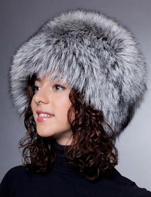 Шапка для полного круглого лица. Какие головные уборы не стоит носить женщинам с круглым лицом