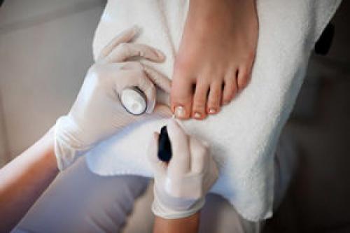 Как делать педикюр в салоне. Как начинающему мастеру педикюра научиться делать классический педикюр согласно каждому типу кожи правильно