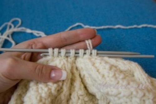 Как оформить верх вязаной шапки. Как закончить вязание шапки