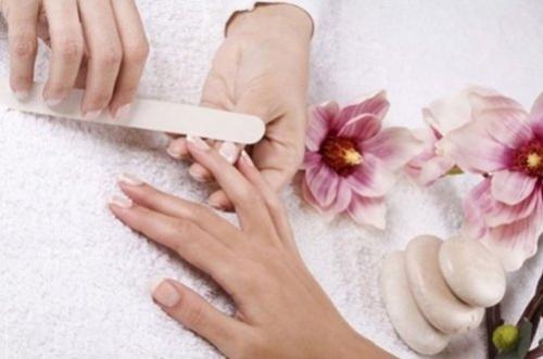 Почему отслаивается гель у кутикулы. Ошибки в технологии маникюра 07 Почему отслаивается гель у кутикулы. Ошибки в технологии маникюра 07