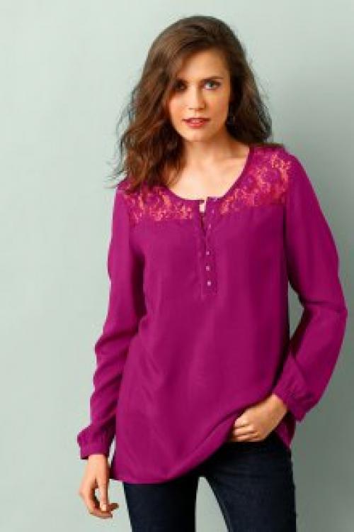 С чем надеть черную кружевную блузку. С чем носить кружевную блузку?