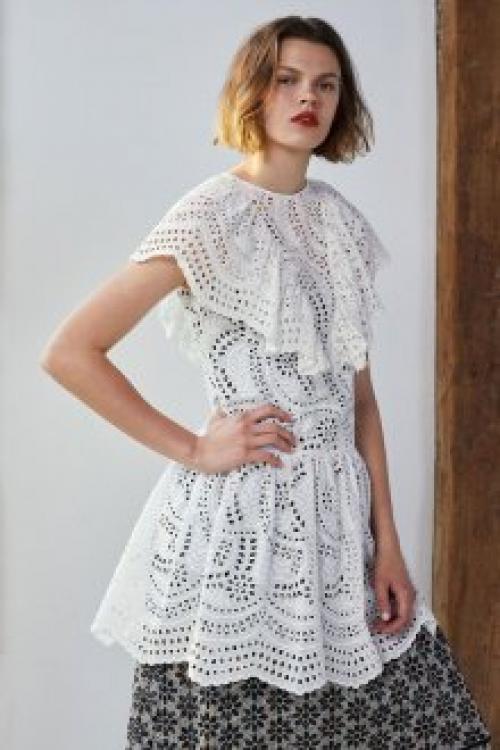 С чем надеть черную кружевную блузку. С чем носить кружевную блузку?