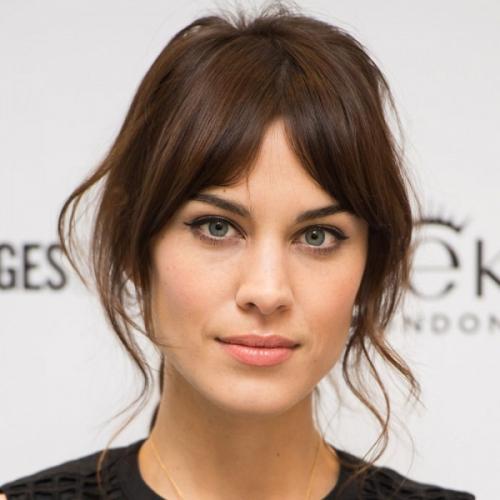 Как уложить длинную челку, чтобы не лезла в глаза. Как уложить отросшую челку?