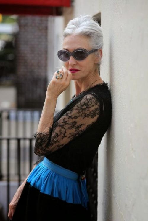 Плюсы черного цвета. Старит ли черный цвет после 45 лет?