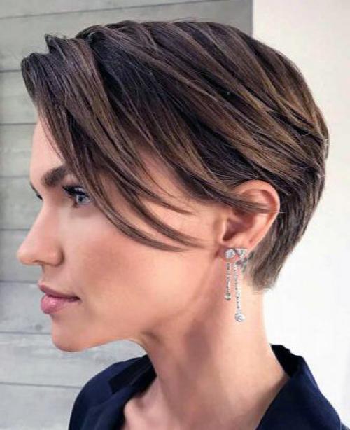 Стрижки для непослушных волос. 7 стильных стрижек для тонких и непослушных волос