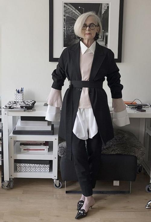 Плюсы черного цвета. Старит ли черный цвет после 45 лет?