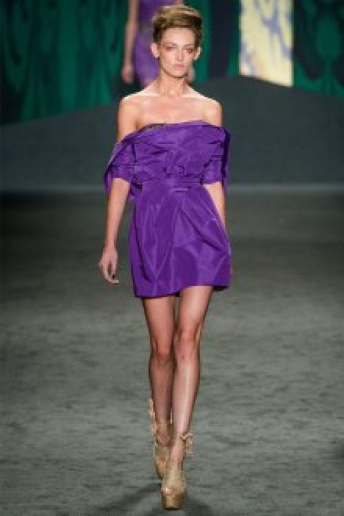 Фиолетовый цвет одежды. Фиолетовый цвет в одежде и его оттенки: модные образы для девушек