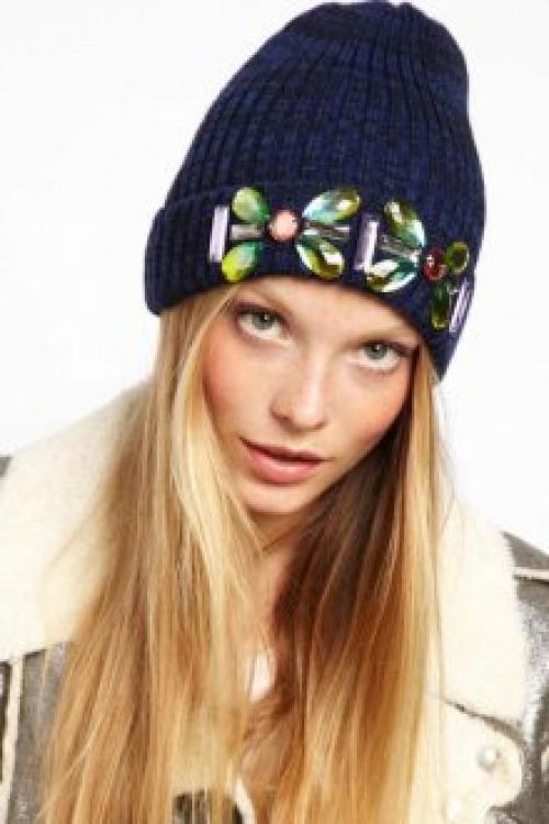 Украшение для женской шапки. Как можно украсить шапку своими руками