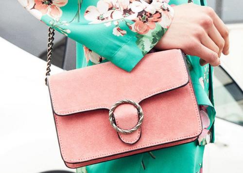 Самый универсальный цвет сумки. Как выбрать идеальную базовую сумку