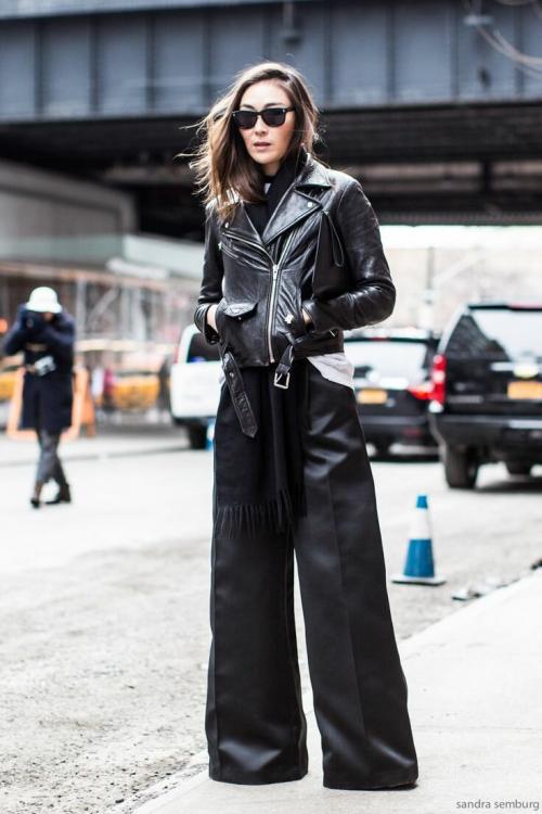 Кожаные брюки зимой. Кожаные брюки - тренд будущей осени! С чем их носить?