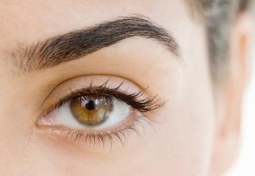 Хна для ресниц вред. Как красить ресницы хной в домашних условиях: пошаговая инструкция
