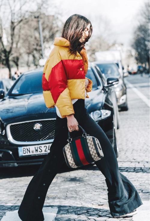 С чем носить объемную куртку. Модные модели пуховиков на осень-зиму 2019-2020