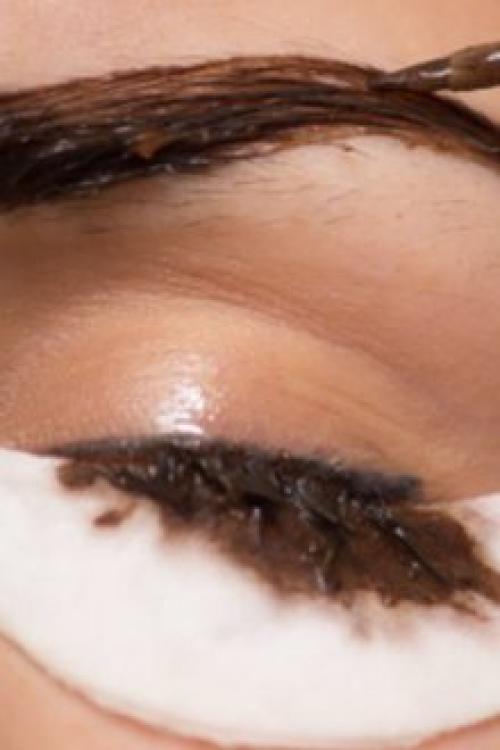 Окрашивание ресниц хной плюсы. Особенности окрашивания ресниц хной в салоне