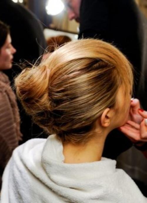 Прическа ракушка с прядями. Ракушка – изящная простота