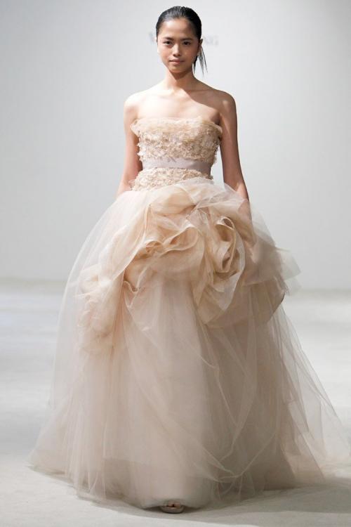 Дизайнеры свадебных платьев список. Crystal Design 24