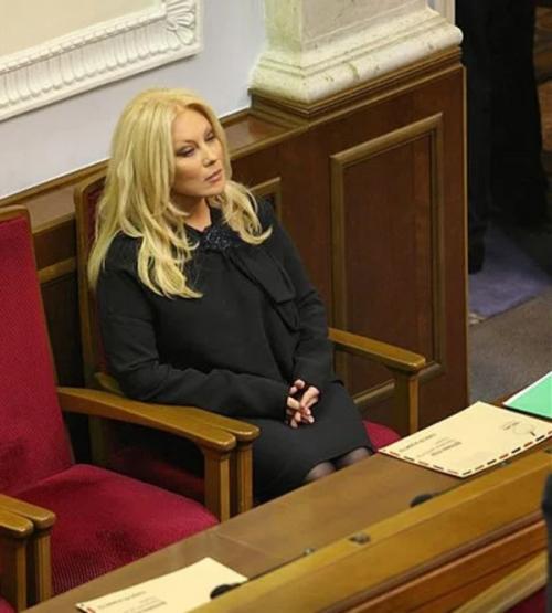 Повалий таисия без макияжа. Таисия Повалий: Жизненный путь от певицы, до советницы президента
